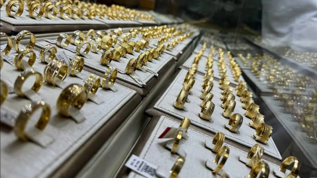 انخفاض كبير في أسعار الذهب بالسوق المصري وعيار 21 يكسر حاجز 7000 جنيه